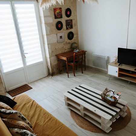 Studio De Plain-Pied Avec Terrasse Et Jardin Apartment Saint-Meard-de-Gurcon Ngoại thất bức ảnh