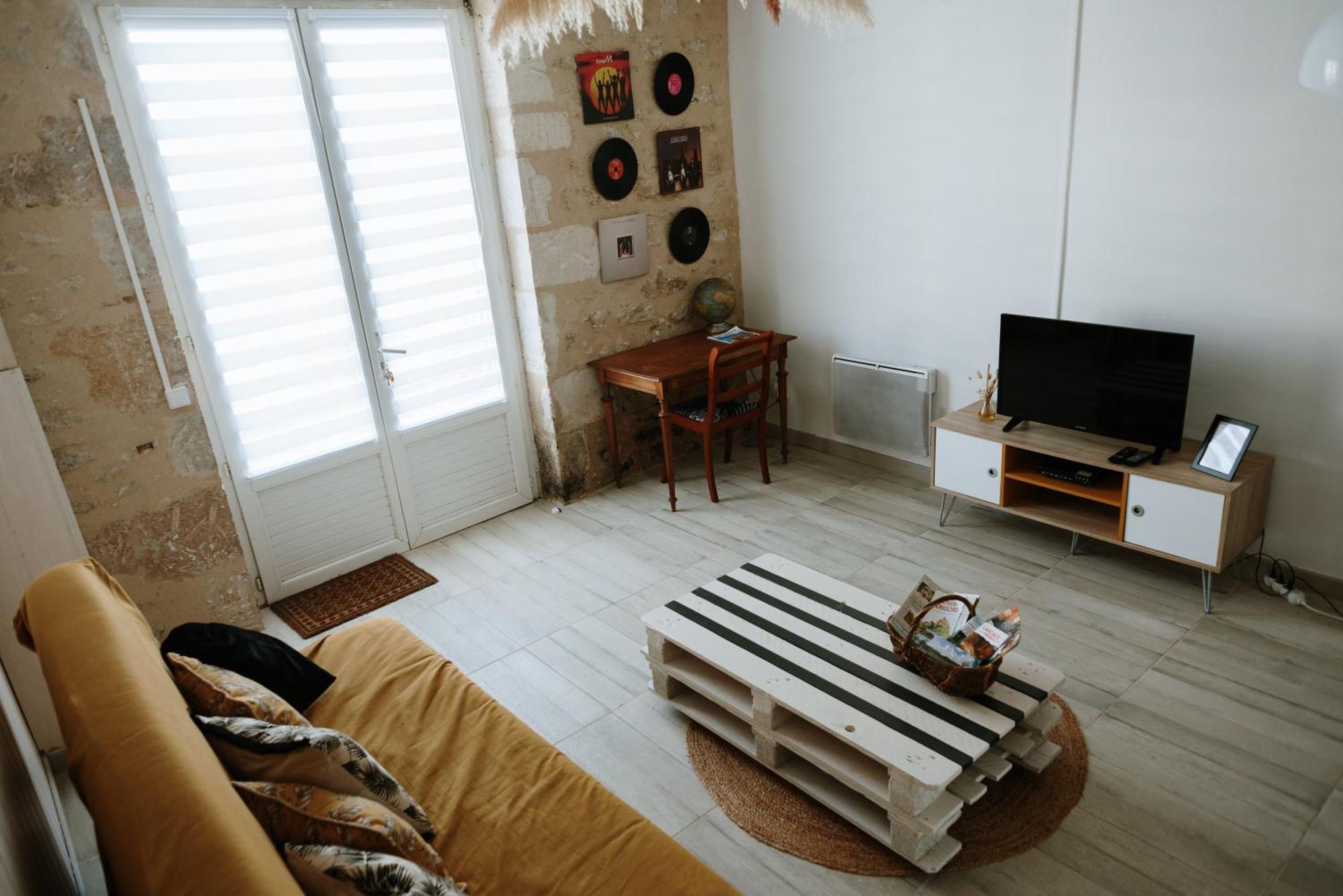 Studio De Plain-Pied Avec Terrasse Et Jardin Apartment Saint-Meard-de-Gurcon Ngoại thất bức ảnh