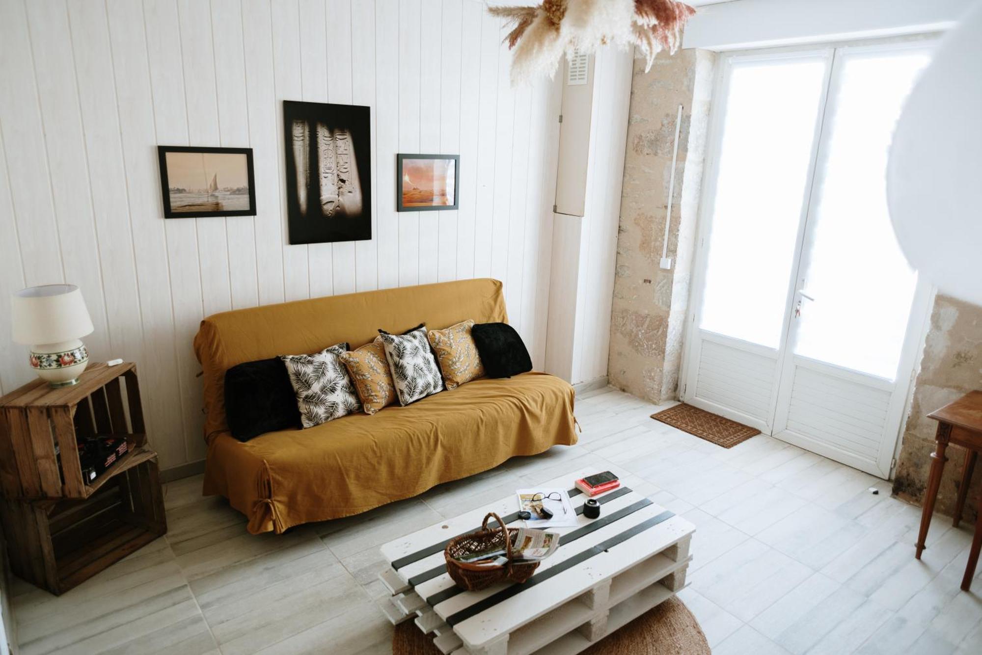 Studio De Plain-Pied Avec Terrasse Et Jardin Apartment Saint-Meard-de-Gurcon Ngoại thất bức ảnh